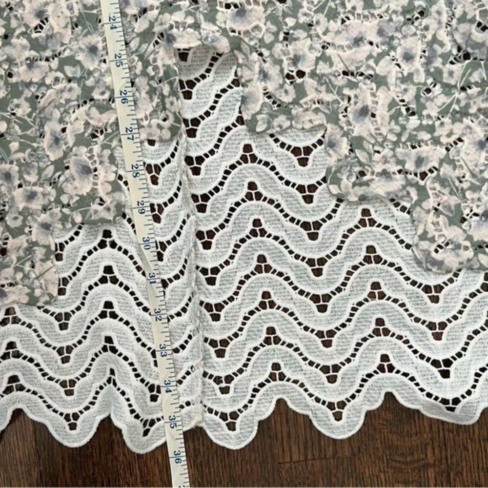Elliatt Lace Midi Skirt Size Medium White Green Scalloped Hem Romantic